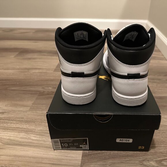 *Brand New!! Nike Air Jordan 1 Mid / Stormtrooper Colorway / Men's size 10 - Picture 3 of 7